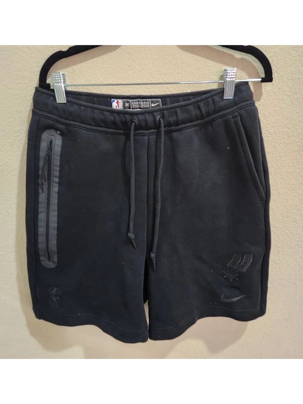 Nike Tech Fleece Shorts Mens Size Medium NBA San Antonio Spurs Black Engineered